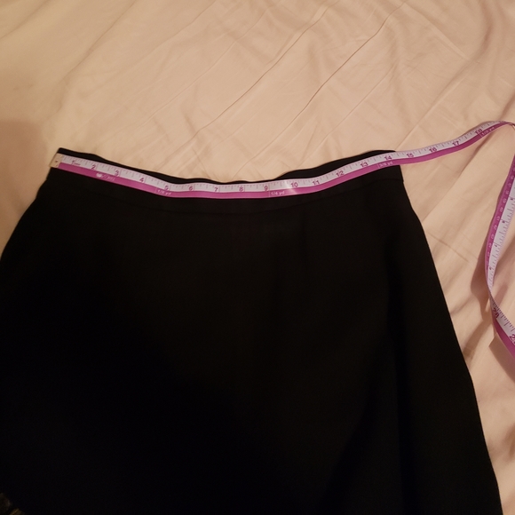 Quality Black short skirt 12 - Picture 12 of 12